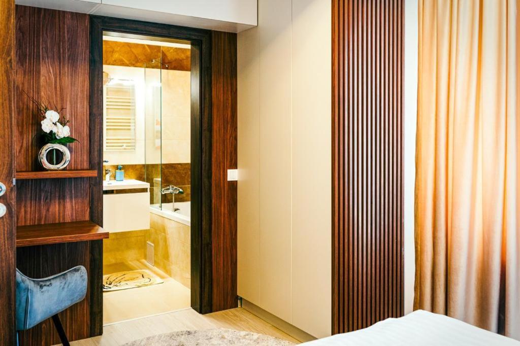 Pink Velvet Rk Ghimbav Apartment Exterior photo